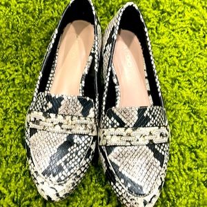Snake skin loafer worn twice size 6
